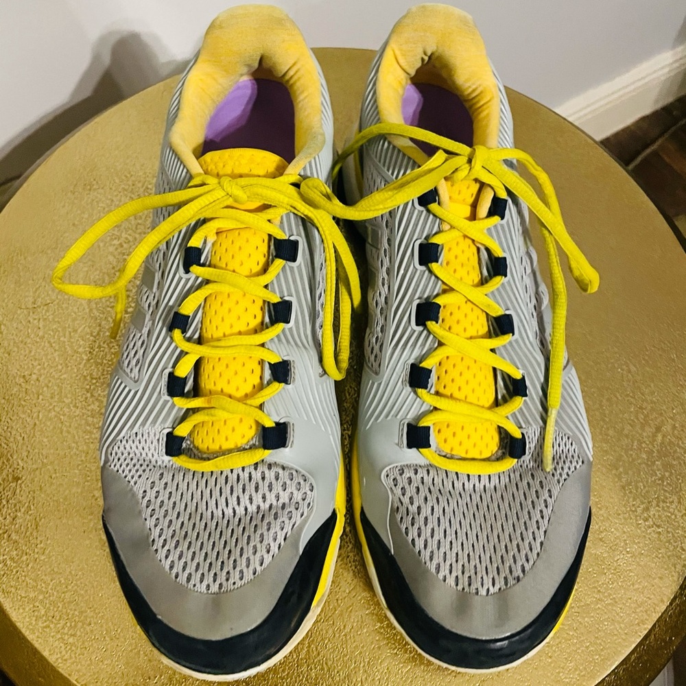 Adidas Women's Barricade Tennis Shoe Style B23050
